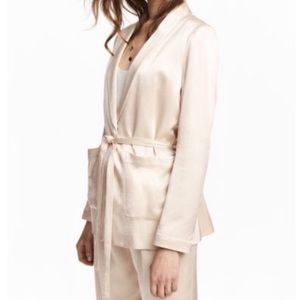 H&M Jackets & Coats - H&M satin pink blazer Sz:small H&M Jackets & Coats - H&M satin pink blazer Sz:small
